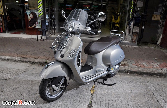 r(sh)911Vespa Super Sport