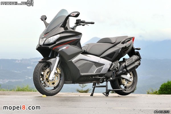 Śٿ_Aprilia SRV850